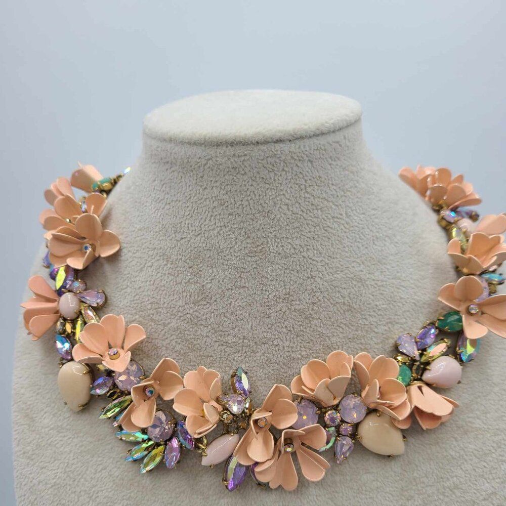 J Crew Rare Peach Flower Wreath Necklace with Multi Colored Crystals - Picture 9 of 14